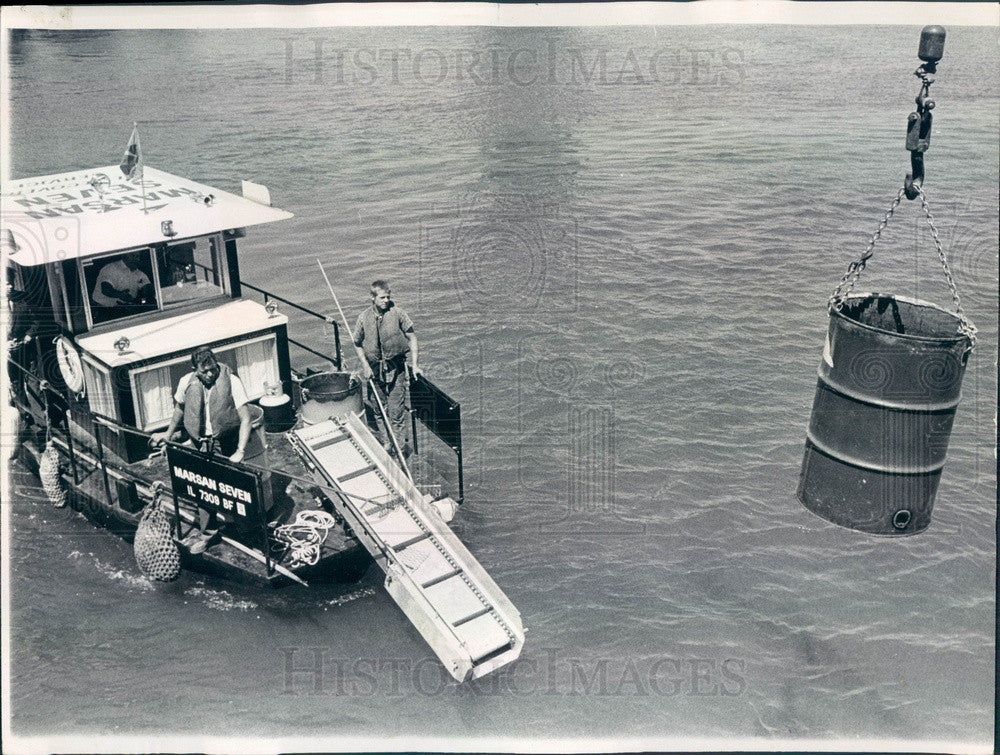 1969 Chicago, IL Chicago River Debris Cleanup by Marsan Corp Press Photo - Historic Images