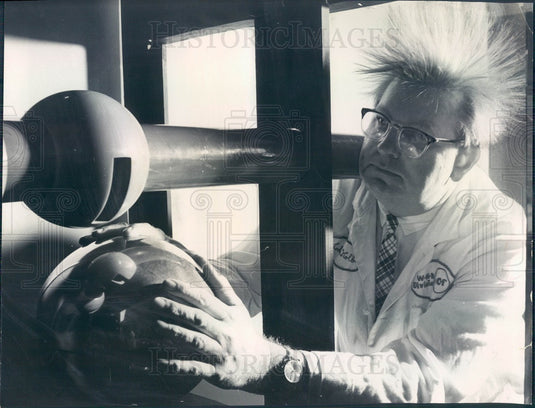 1965 Chicago, IL ACF Industries Electrically Charged Aluminum Globe Press Photo - Historic Images