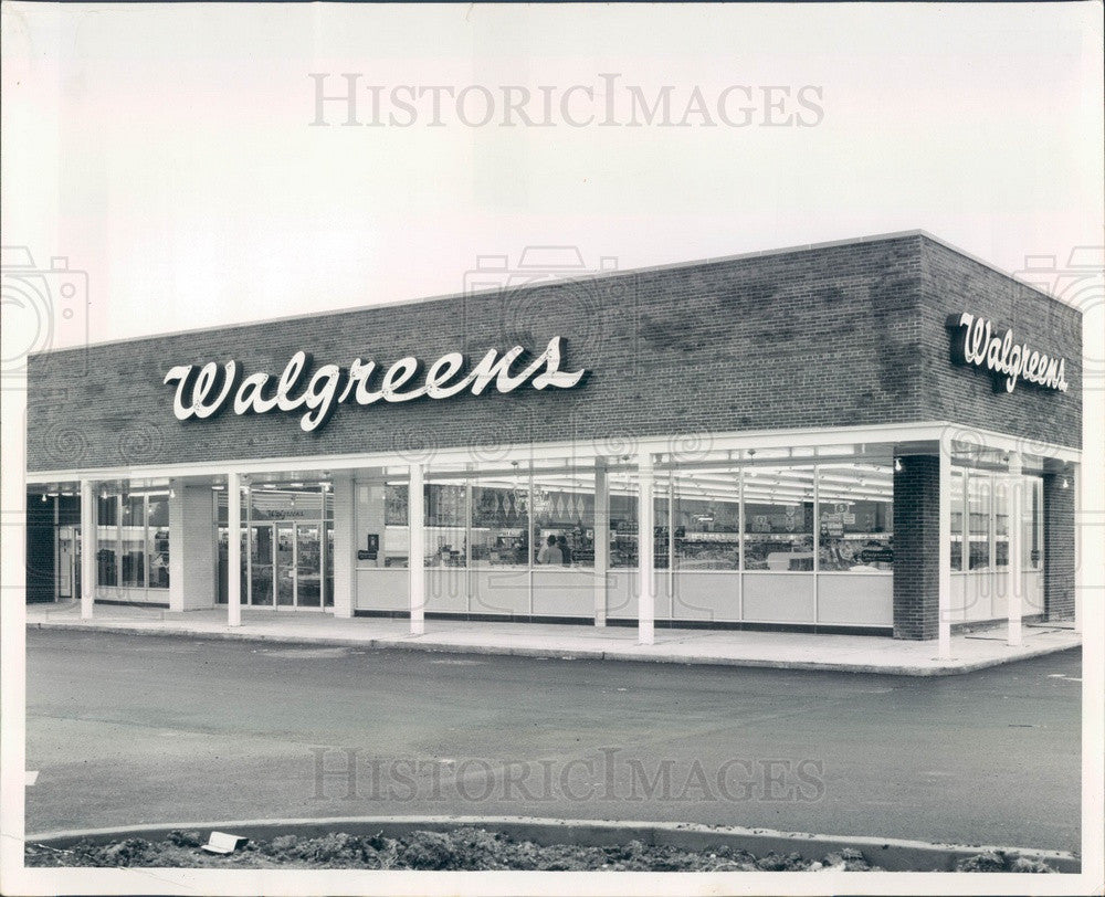 1961 Des Plaines, Illinois Walgreens, Market Place &amp; Golf Road Press Photo - Historic Images