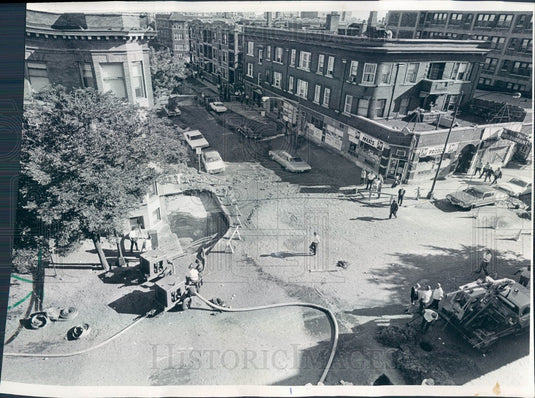 1973 Chicago, IL Broken Water Main Flooding at Hazel & Montrose Press Photo - Historic Images