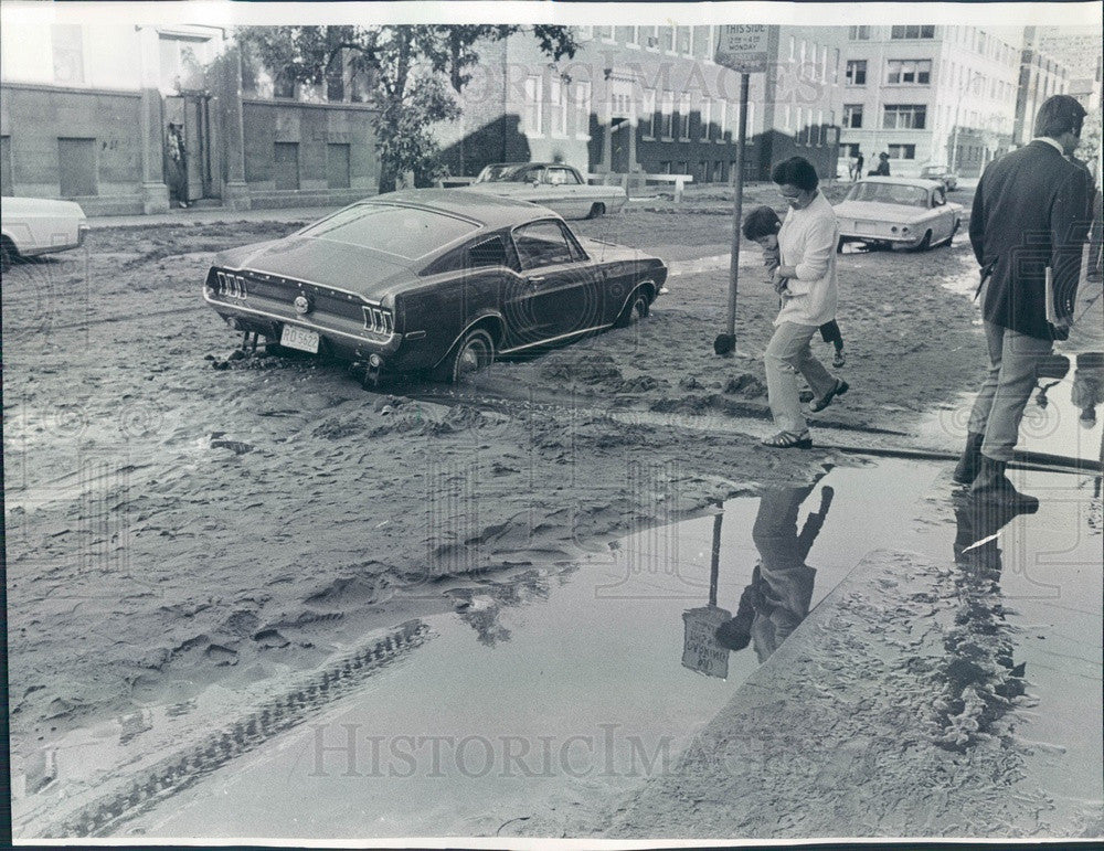 1973 Chicago, IL Broken Water Main Flooding at Hazel &amp; Montrose Press Photo - Historic Images