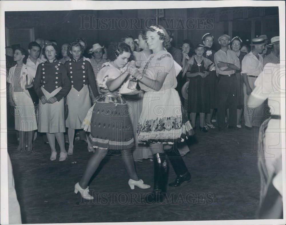 1939 Detroit, MI Natl Fraternal Congress Beer Barrel Polka Press Photo - Historic Images