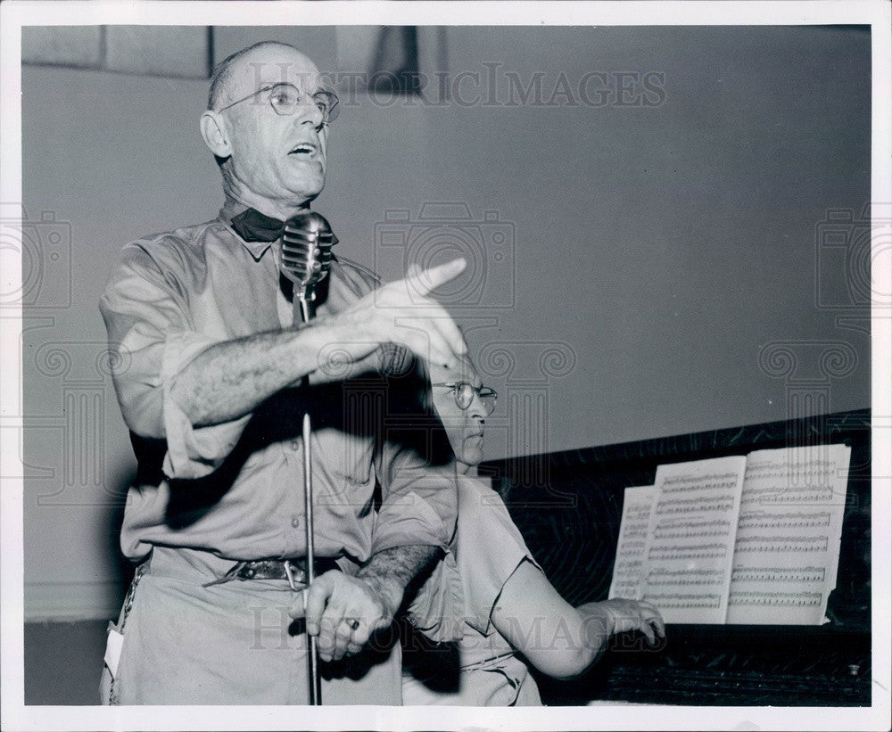 1954 Detroit, Michigan Square Dance Caller Kirby Milleur Press Photo - Historic Images