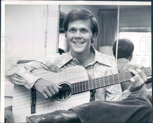 1970 Actor Wendell Burton Press Photo - Historic Images