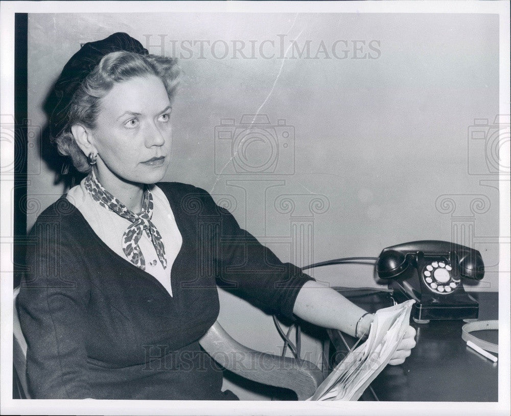 1957 Detroit, Michigan Policewoman Alice Nowoselcki Press Photo - Historic Images