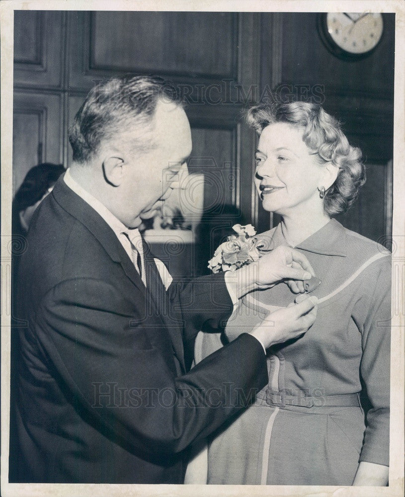 1958 Detroit, Michigan Policewoman of the Year Alice Nowoselcki Press Photo - Historic Images