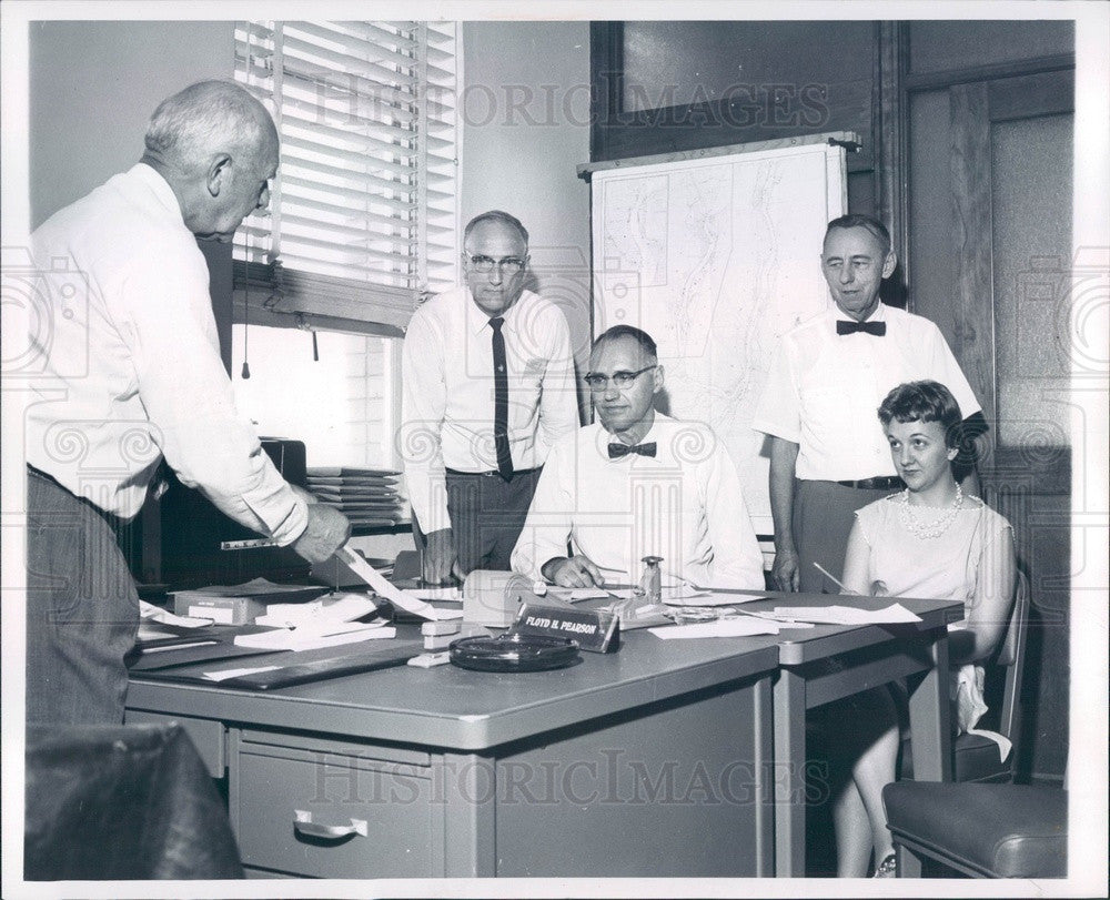 1962 Detroit, Michigan Weatherman Wilfred Oak &amp; Staff Press Photo - Historic Images