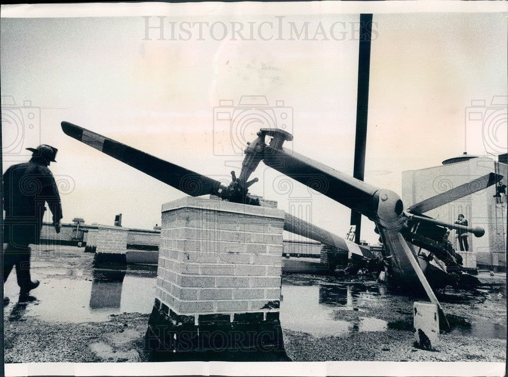 1975 Chicago, Illinois Helicopter Crash on Eastman Kodak Roof Press Photo - Historic Images