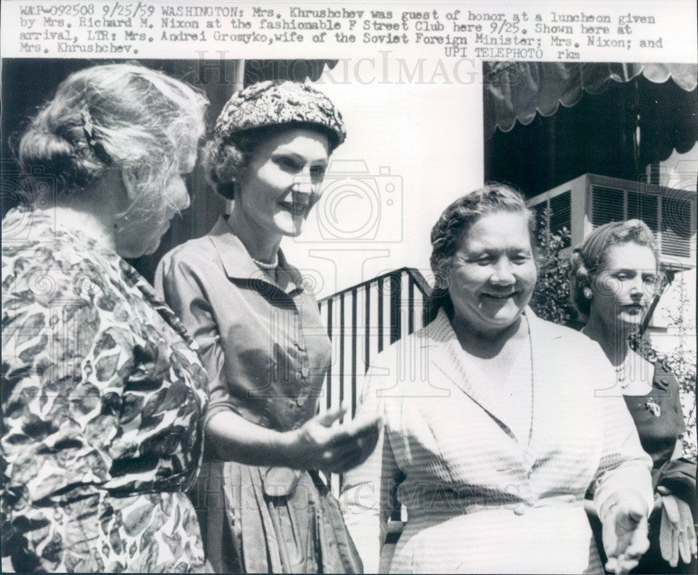 1959 US First Lady Pat Nixon, Mrs. Nikita Khrushchev Press Photo - Historic Images