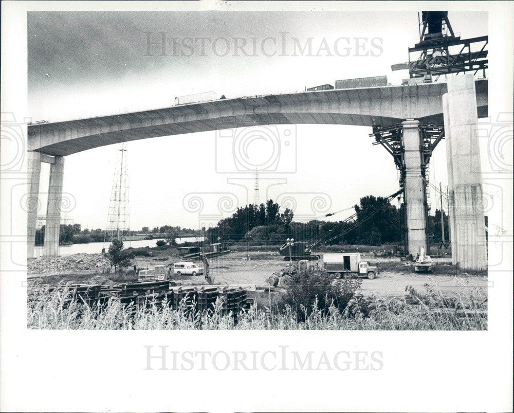 1982 Detroit, Michigan Zilwaukee Bridge &amp; Hwy I-75 Construction Press Photo - Historic Images