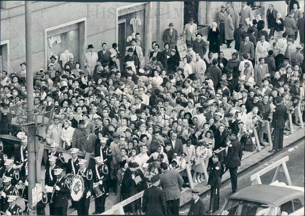 1961 Chicago, Illinois Crowd for President Kennedy&#39;s Visit Press Photo - Historic Images