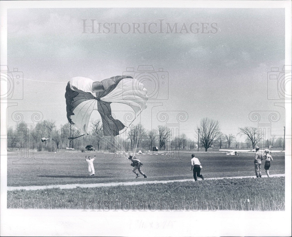 1961 All American Sport Parachute Team Press Photo - Historic Images