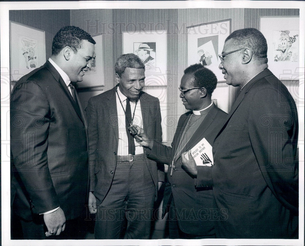 1968 Kumasi, Ghana Bishop Arthur, Chicago Bears Lineman George Seals Press  Photo