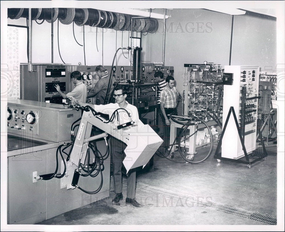 1970 Michigan, Macomb County Community College Vocational Ed Press Photo - Historic Images