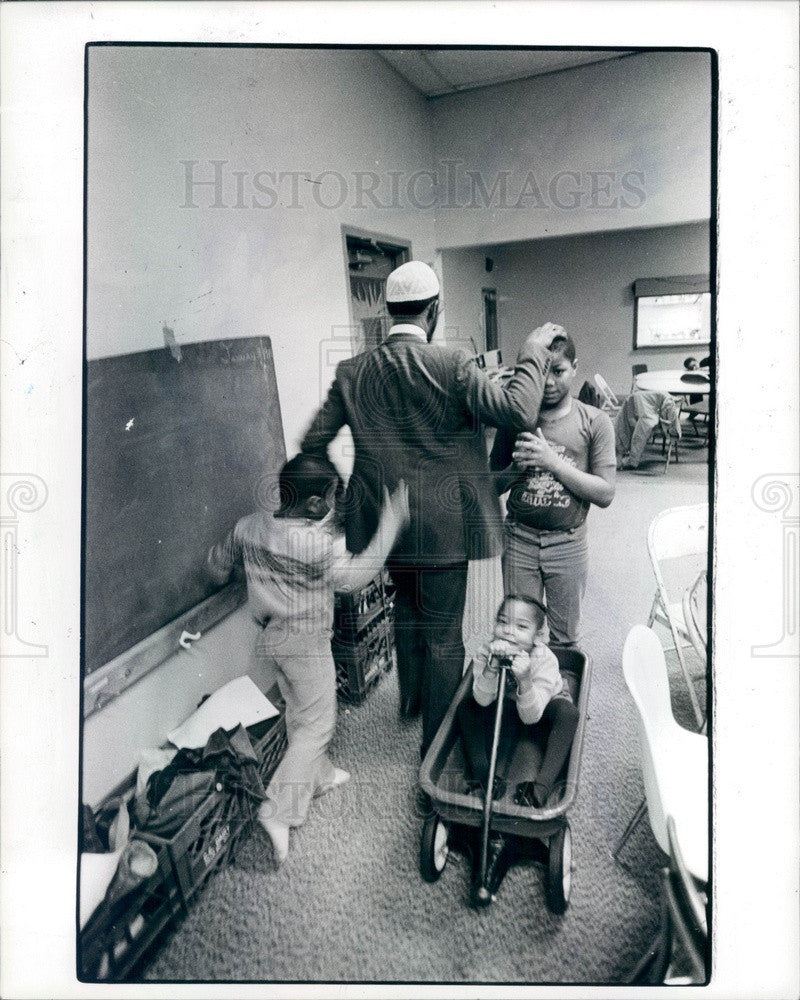 1984 Detroit, Michigan Muslim Imam Talib Karim Press Photo - Historic Images