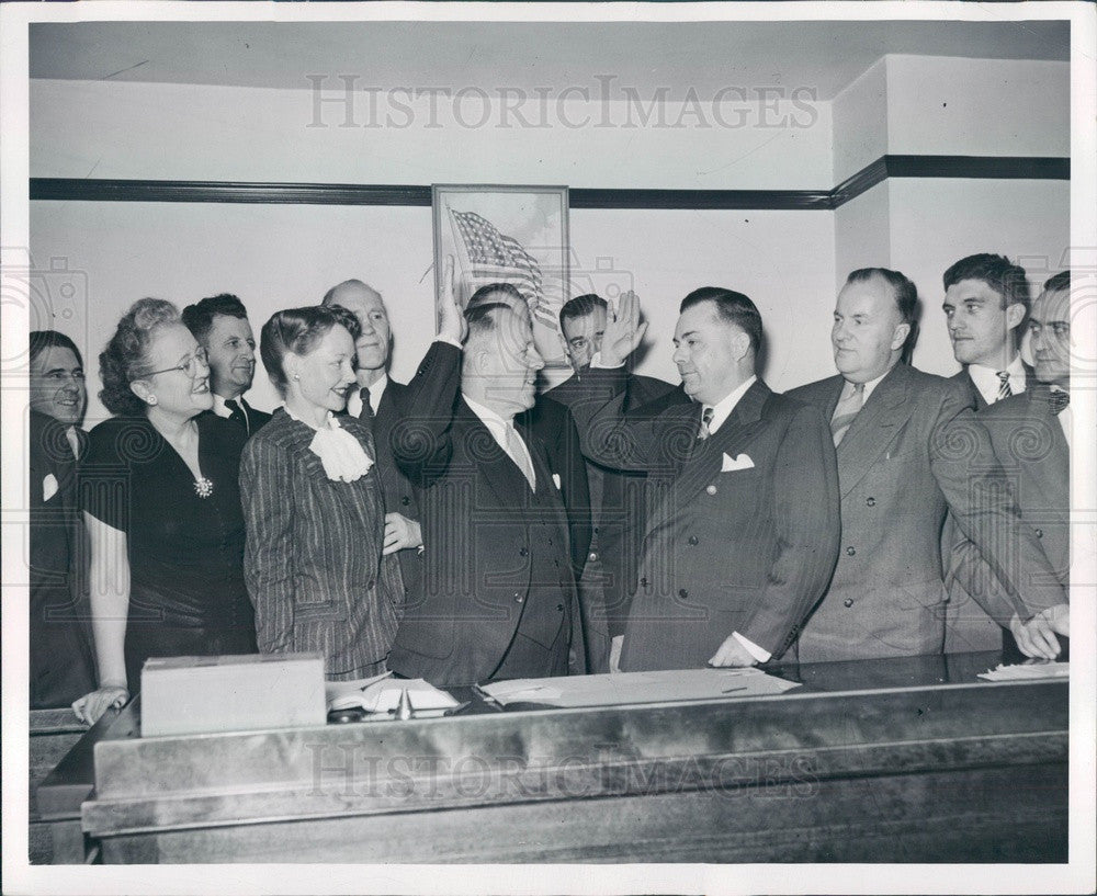 1947 Detroit, Michigan Judge George Murphy Swearing-In Press Photo - Historic Images
