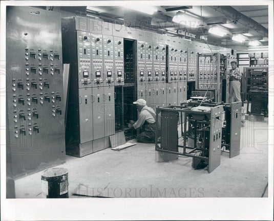 Undated Chicago, Illinois Sun-Times Bldg Goss Presses Control Panel Press Photo - Historic Images