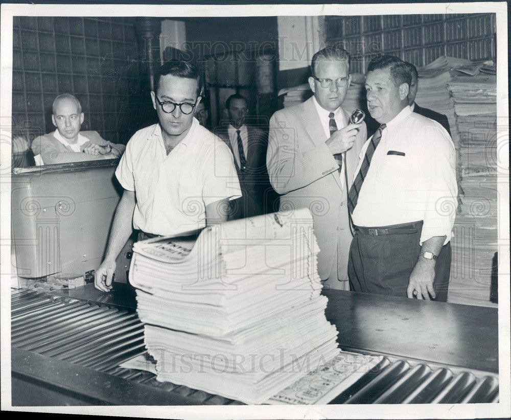1956 Chicago, IL Sun-Times Mail Room Superintendent Harry Wendt Press Photo - Historic Images