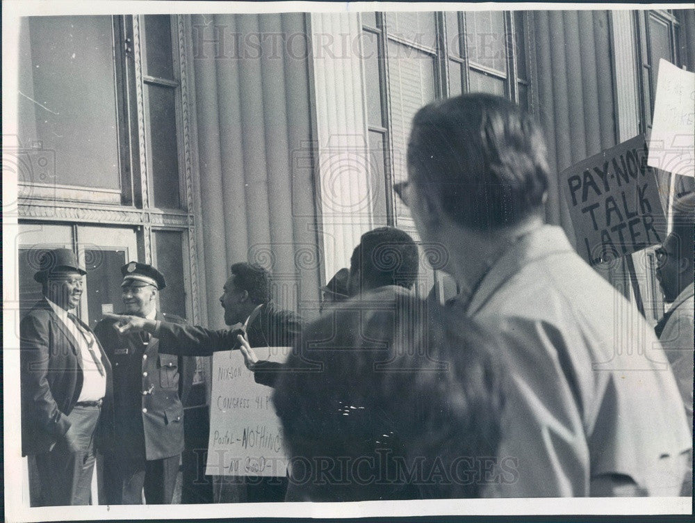 1970 Chicago, Illinois Postal Workers Strike Press Photo - Historic Images