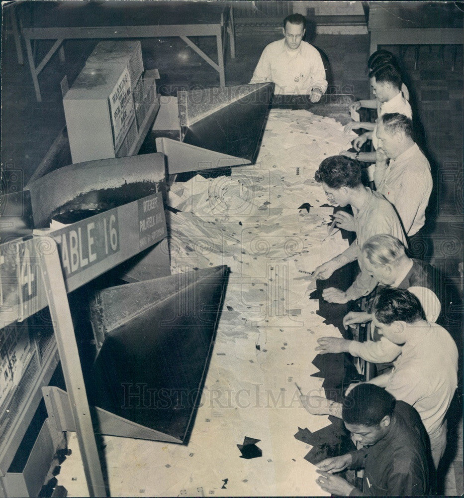 1949 Chicago, Illinois Main Post Office Mail Sorting Press Photo - Historic Images