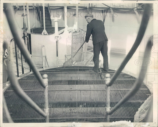 1938 Chicago, IL Carter Harrison Water Crib Keeper John Butler Jr Press Photo - Historic Images