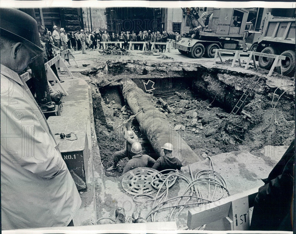 1966 Chicago, Illinois Broken Water Main Repair at LaSalle & Quincy Press Photo - Historic Images