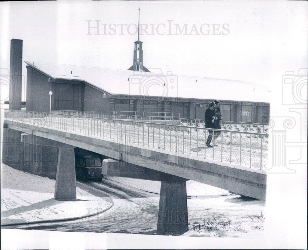 1963 Ann Arbor, Michigan Lutheran Concordia College Crossover Bridge Press Photo - Historic Images