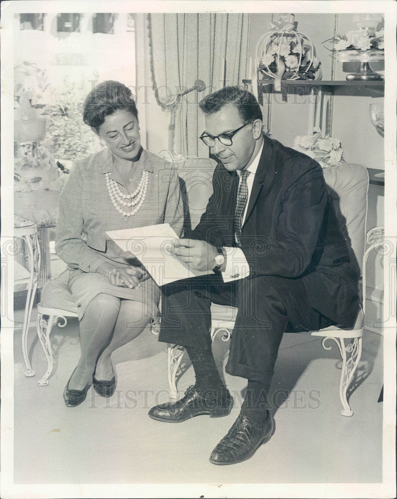 1963 Chicago, Illinois Wedding Planner George Horwich Press Photo - Historic Images