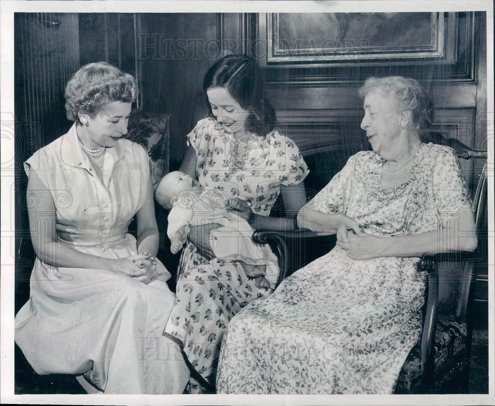 1956 Detroit, Michigan Society, Mrs Fred T Murphy &amp; Family Press Photo - Historic Images