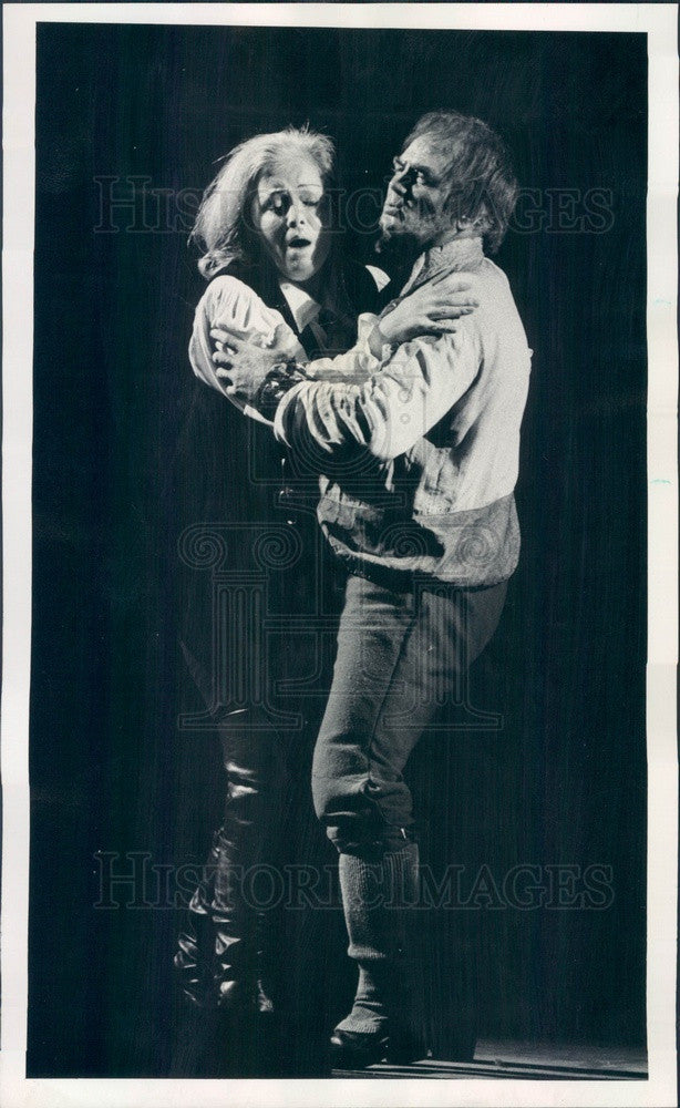 1975 Chicago, IL Lyric Opera Gwyneth Jones &amp; Jon Vickers in Fidelio Press Photo - Historic Images