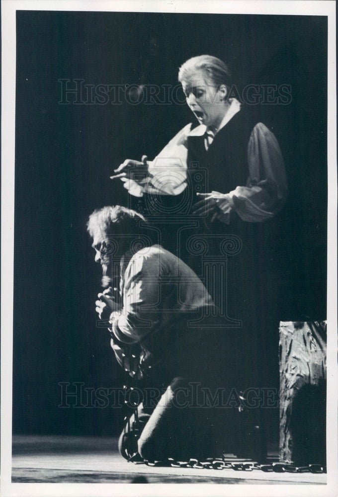 1975 Chicago, IL Lyric Opera Gwyneth Jones & Jon Vickers in Fidelio Press Photo - Historic Images
