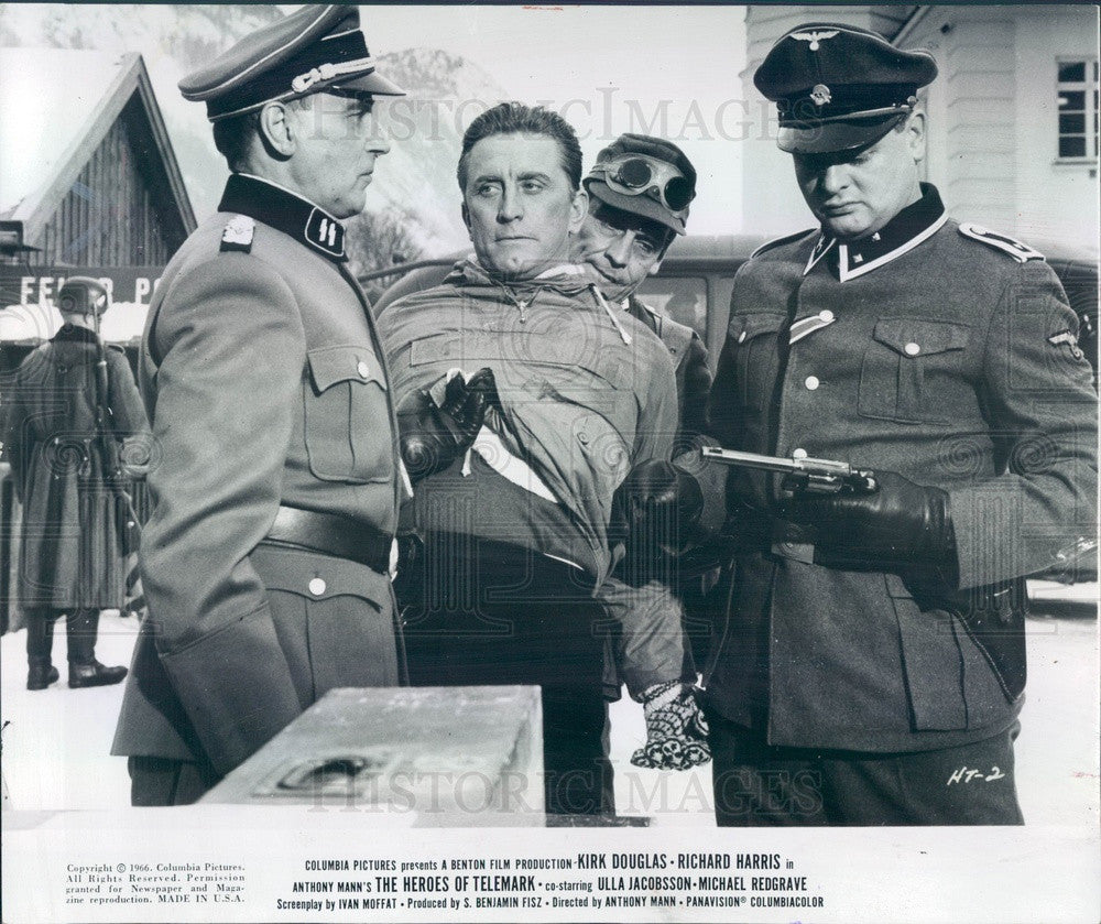 1966 American Hollywood Actor Kirk Douglas in The Heros Of Telemark Press Photo - Historic Images