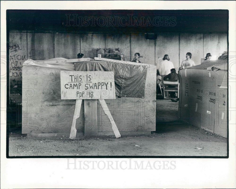 1983 Phoenix, Illinois Shanty Town Camp Swappy Press Photo - Historic Images