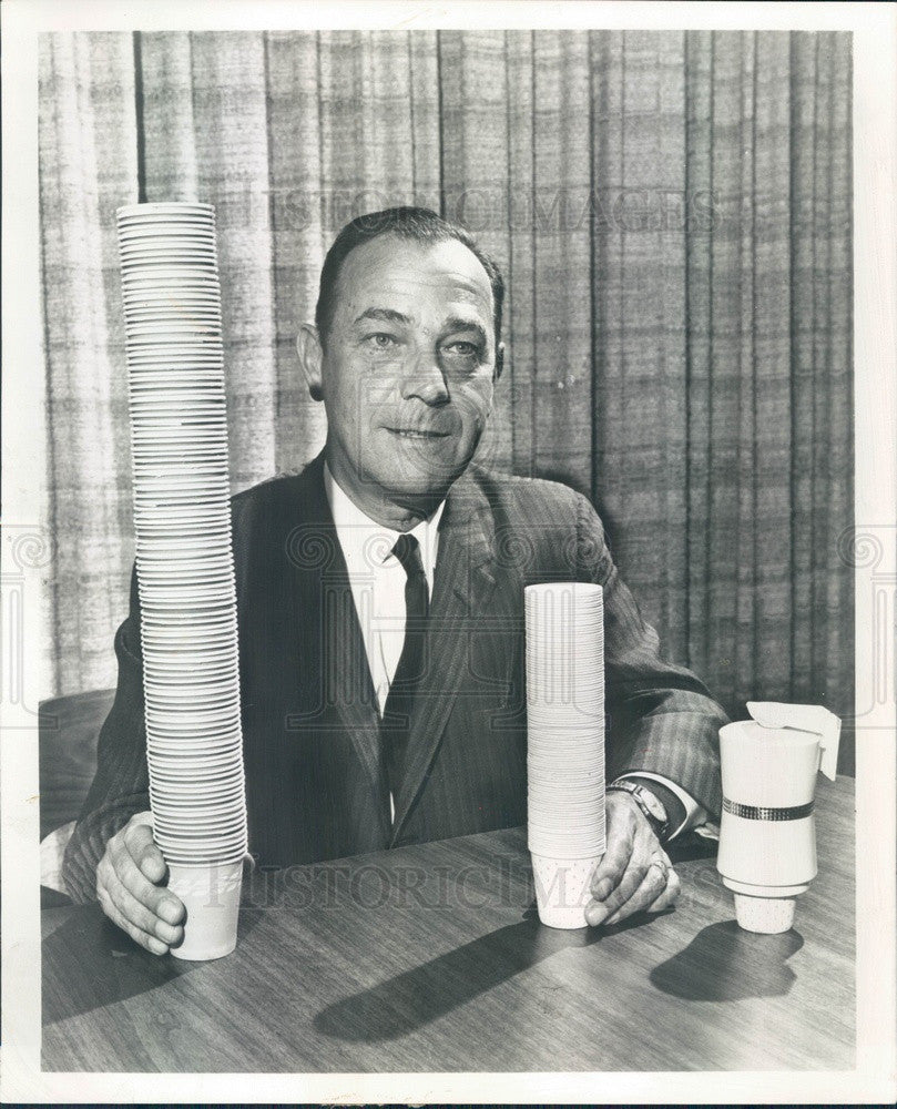 1964 Chicago, IL American Can Co New Disposable Bathroom Cups Press Photo - Historic Images