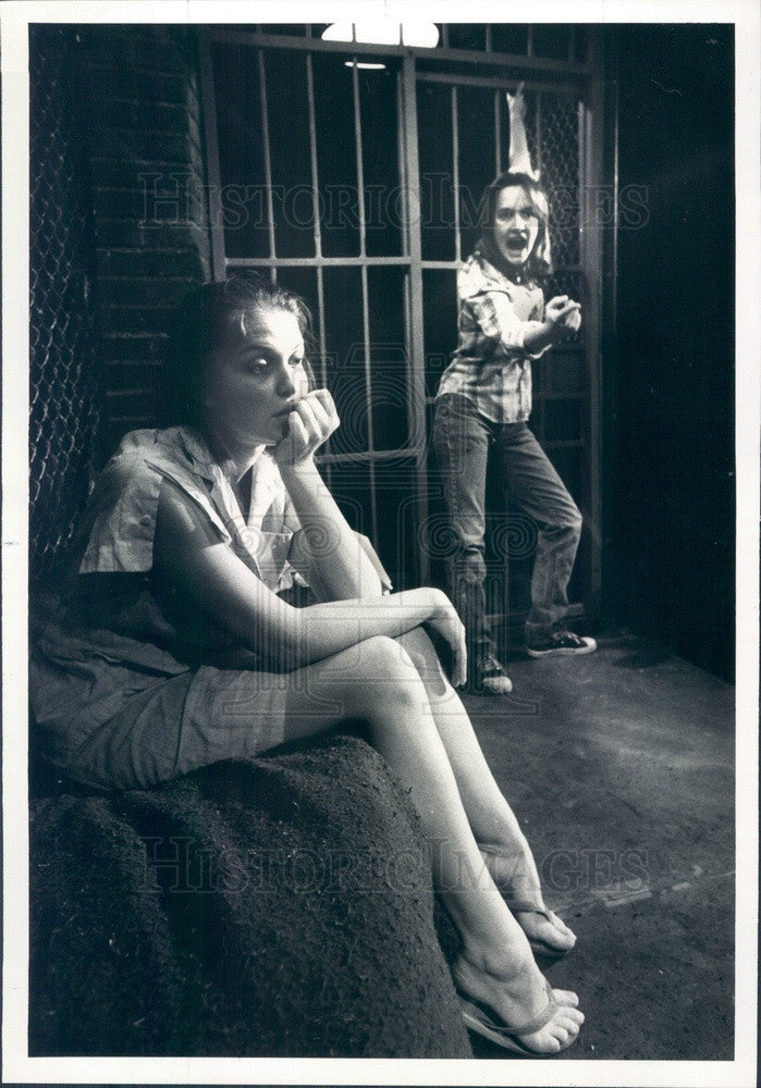 1980 Actors Laurie Metcalf &amp; Janice St John in Getting Out Press Photo - Historic Images