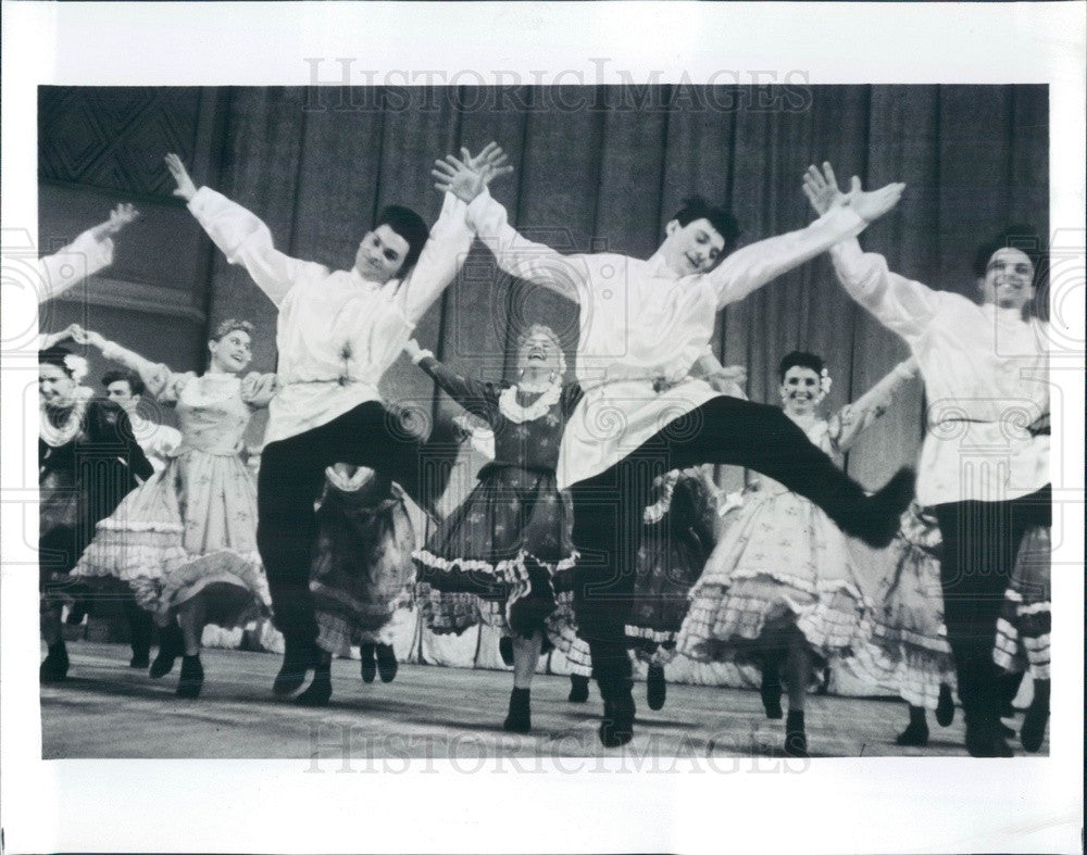 1986 Moiseyev Dance Company of Russia, Polyanka Folk Dance Press Photo - Historic Images