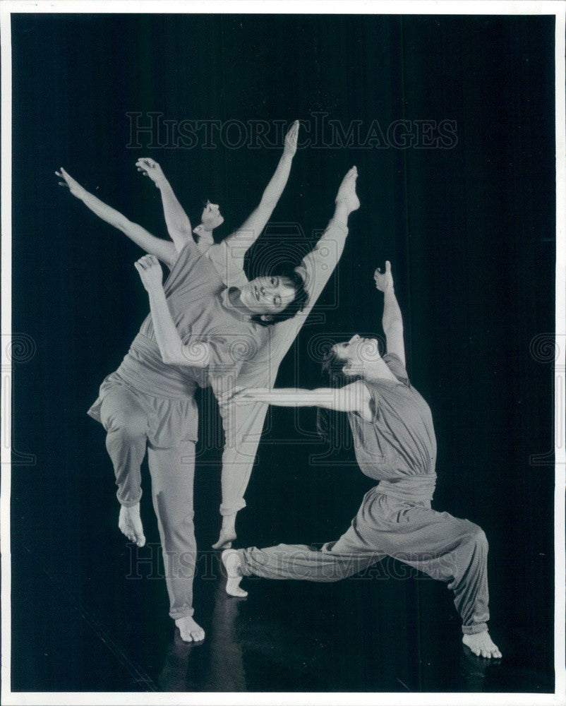 1989 Chicago, Illinois MoMing Dance Troupe, Mary Johnston-Coursey Press Photo - Historic Images