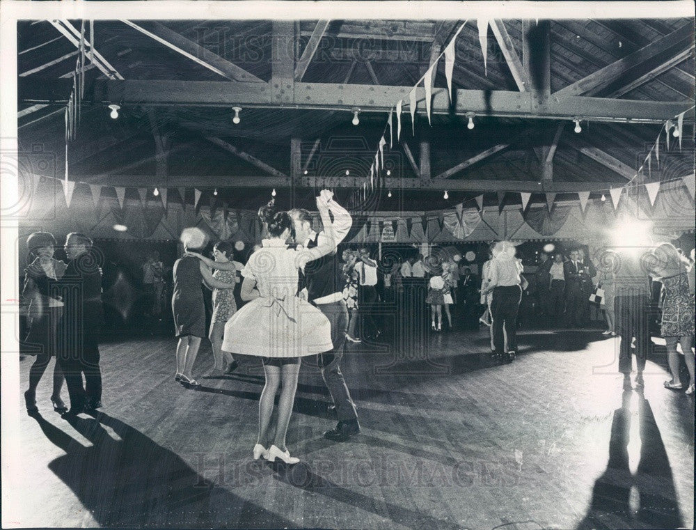 1969 Chicago, IL International Polka Convention at Polonia Grove Press Photo - Historic Images