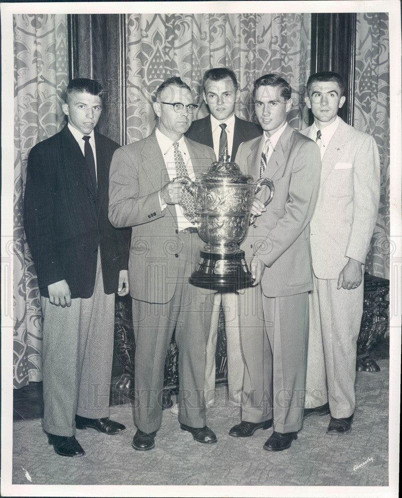 1954 Chicago, Illinois Univ of IL Dairy Judging Team Press Photo - Historic Images
