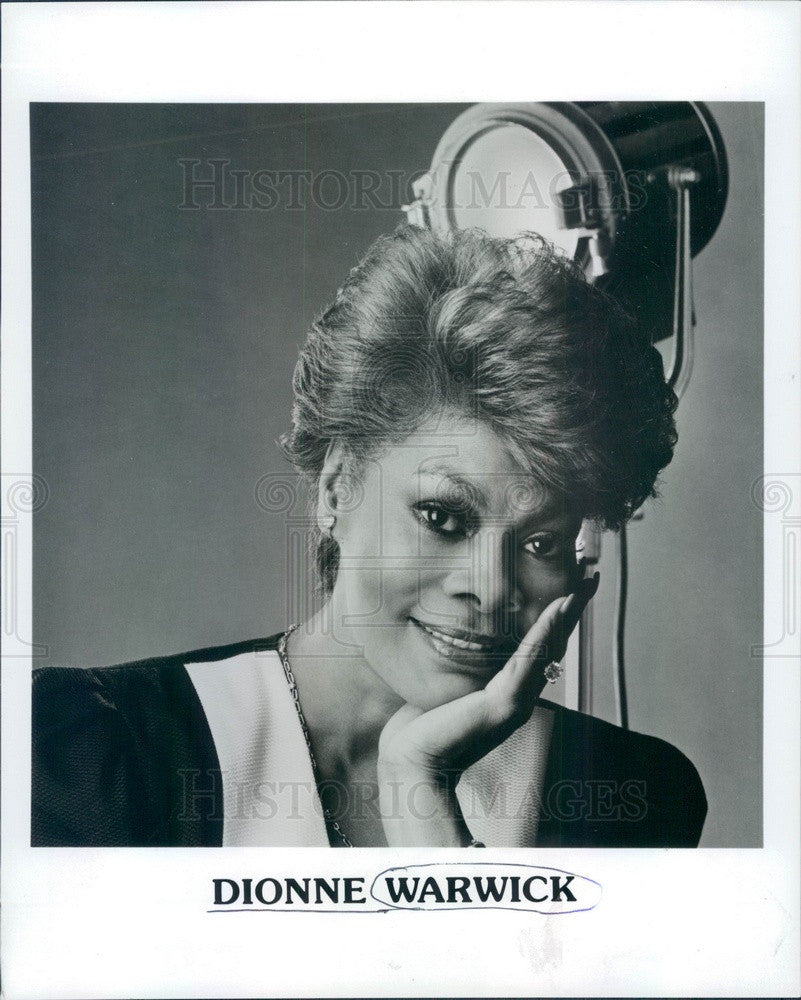 Undated American Hollywood Singer/Actress Dionne Warwick Press Photo - Historic Images