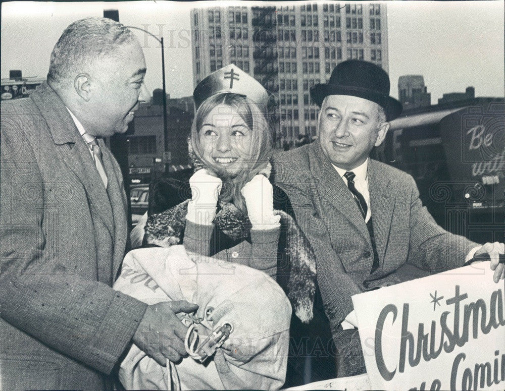 1966 Chicago, Illinois Christmas Seal Queen Marsha Dale Press Photo - Historic Images