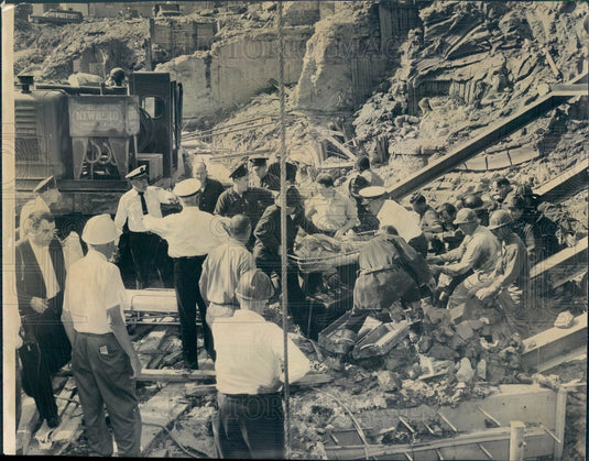 1963 Chicago, Illinois Civic Center Construction Cave In Rescue Press Photo - Historic Images