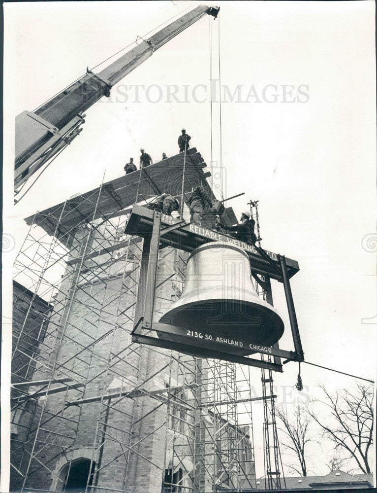 1966 Deerfield, Illinois Presbyterian Church Bell Raising Press Photo - Historic Images