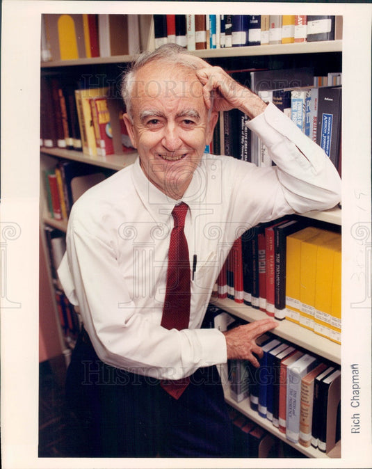 1990 Chicago, Illinois Loyola Univ Law Professor George Anastaplo Press Photo - Historic Images