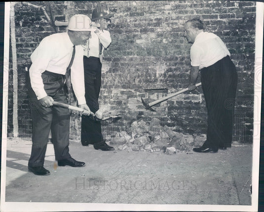1962 Chicago, Illinois Loop Pedestrian Tunnel Groundbreaking Press Photo - Historic Images