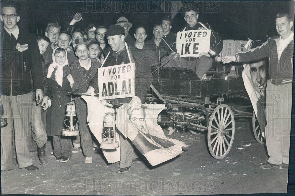 1952 Chicago, Illinois Neighborhood Election Bet, Adlai Supporter Press Photo - Historic Images
