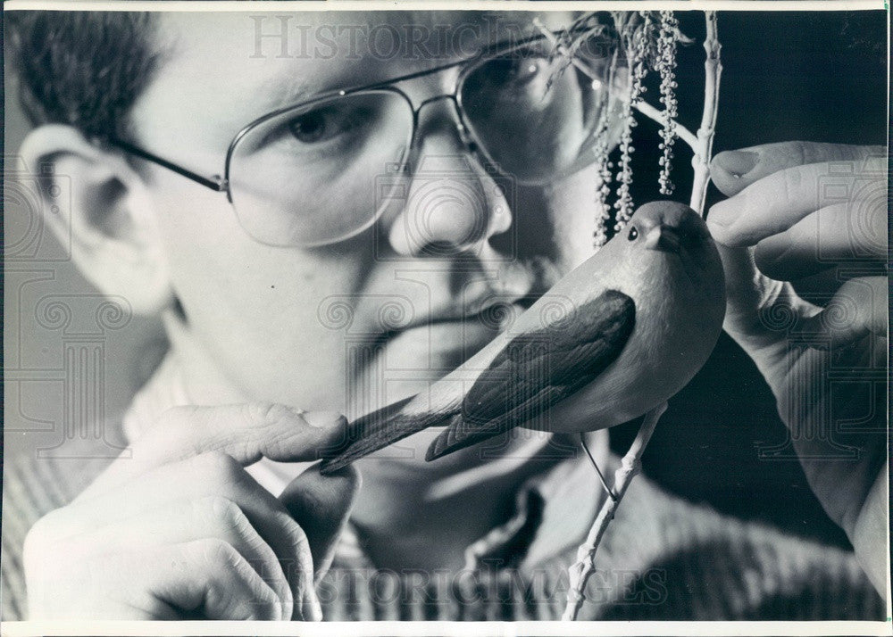 1989 Stahlstown, PA Woodcarver Larry Barth, Wooden Bird Artist Press Photo - Historic Images