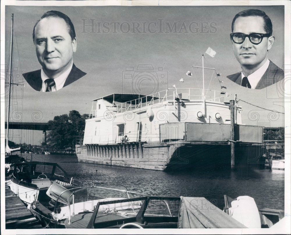 1966 New York Barge Restaurant Mona &amp; Owners Press Photo - Historic Images