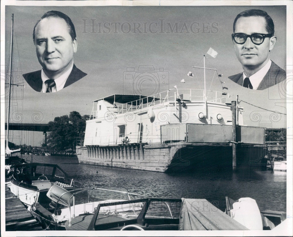 1966 New York Barge Restaurant Mona & Owners Press Photo - Historic Images