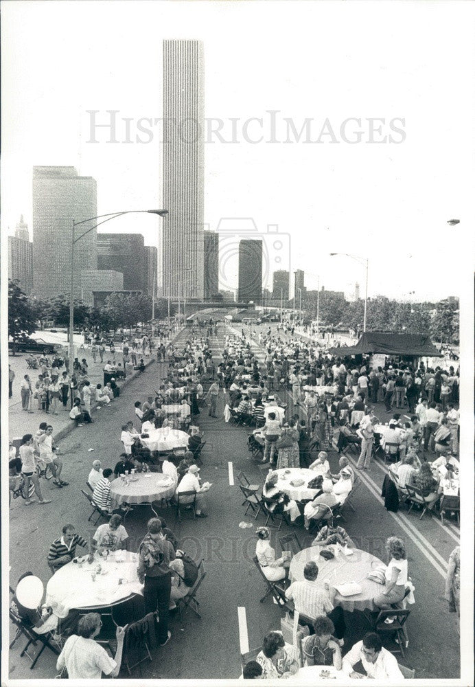 1980 Chicago, Illinois Summer-Stage &#39;80, Outdoor Cafe on Columbus Press Photo - Historic Images